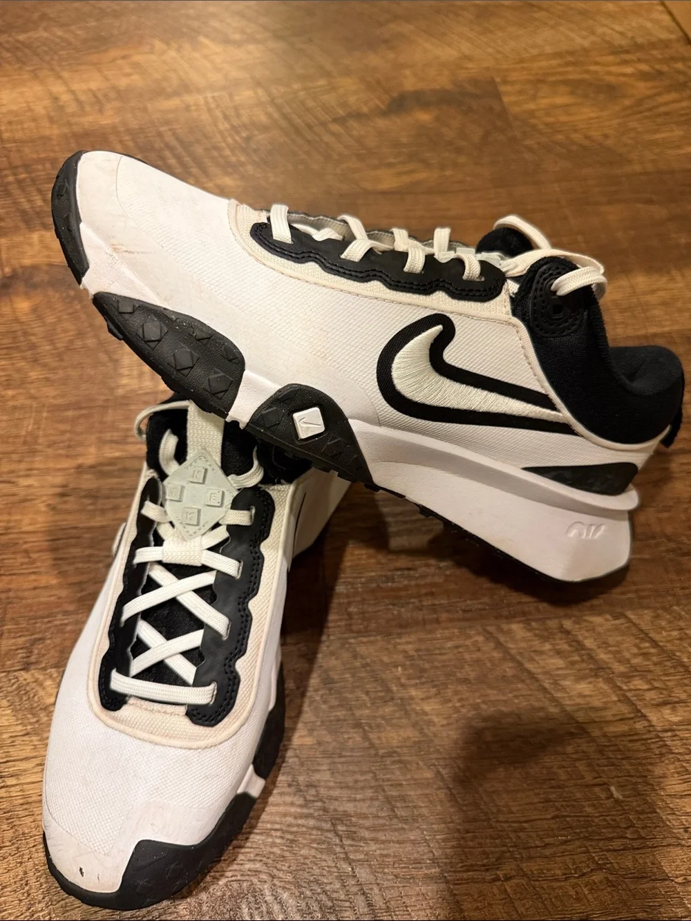 Nike White and Black Baseball Cleats